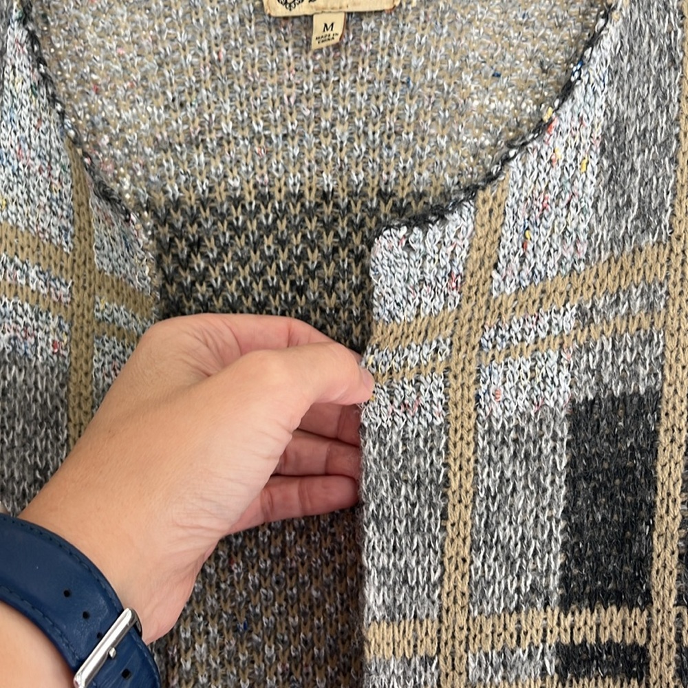 Plaid sweater - Picture 6 of 6